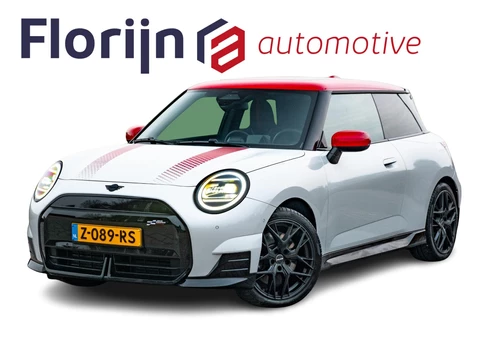 Mini Mini Cooper E John Cooper Works M 40.7 kWh | Panodak | Comfort Acces | RijAssistent | Hud | Dab+ | Aut Grootlicht | Led | Stoel- Stuurverw | Leder | Alarm