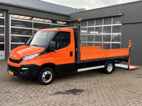 Iveco Daily 35C15 2.3 375 Trekhaak 3500kg Laadklep 500kg Navigatie Open laadbak Pick-up Euro 5 Bpm vrij Bakwagen p-up 146pk 1e eigenaar Dealer onderhouden