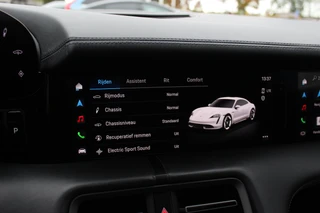 Porsche Taycan – thumbnail 26