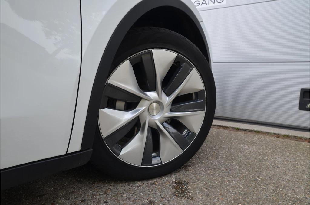 Tesla Model Y – foto 9