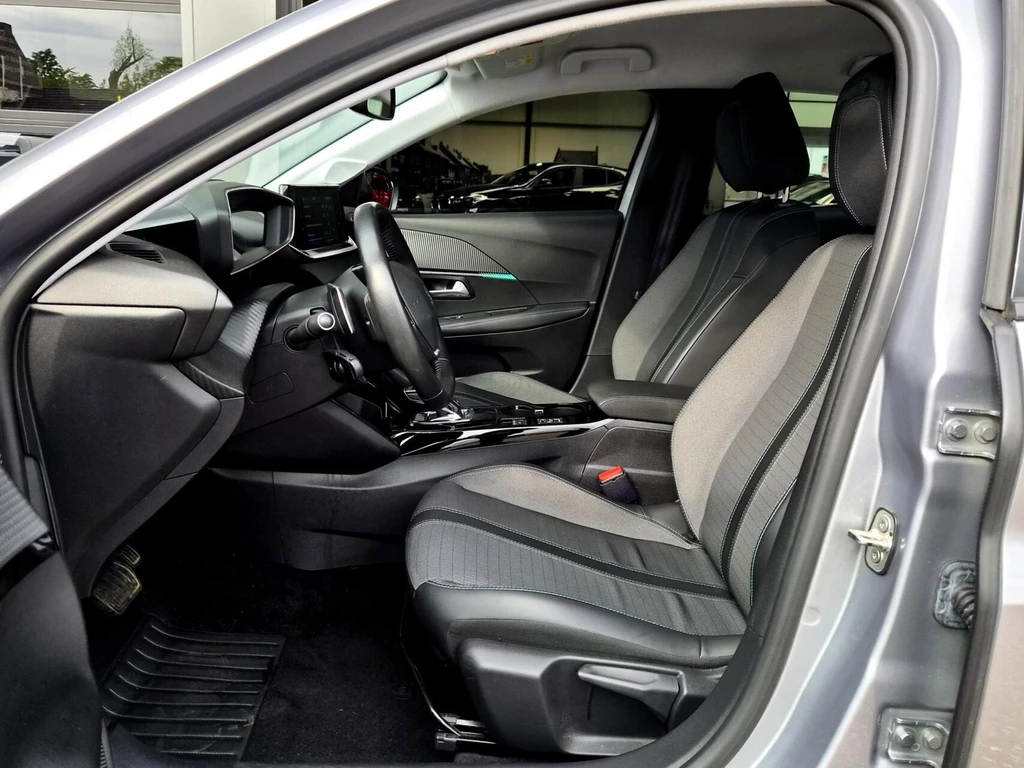 Peugeot 208 – foto 12