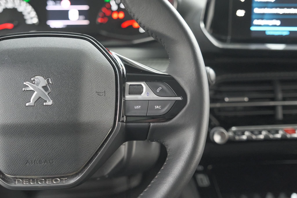 Peugeot 208 – foto 38