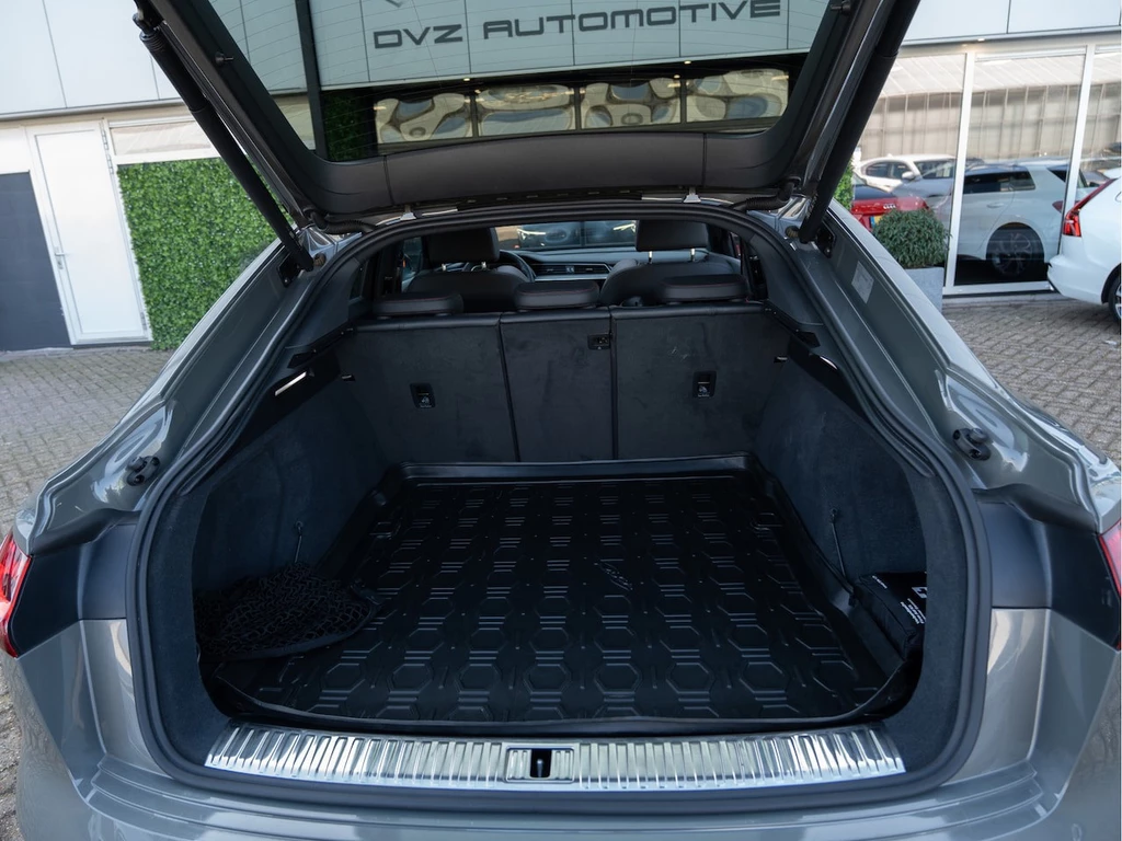 Audi Q8 Sportback e-tron – foto 14