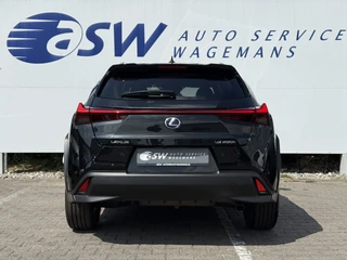 Lexus UX – thumbnail 4