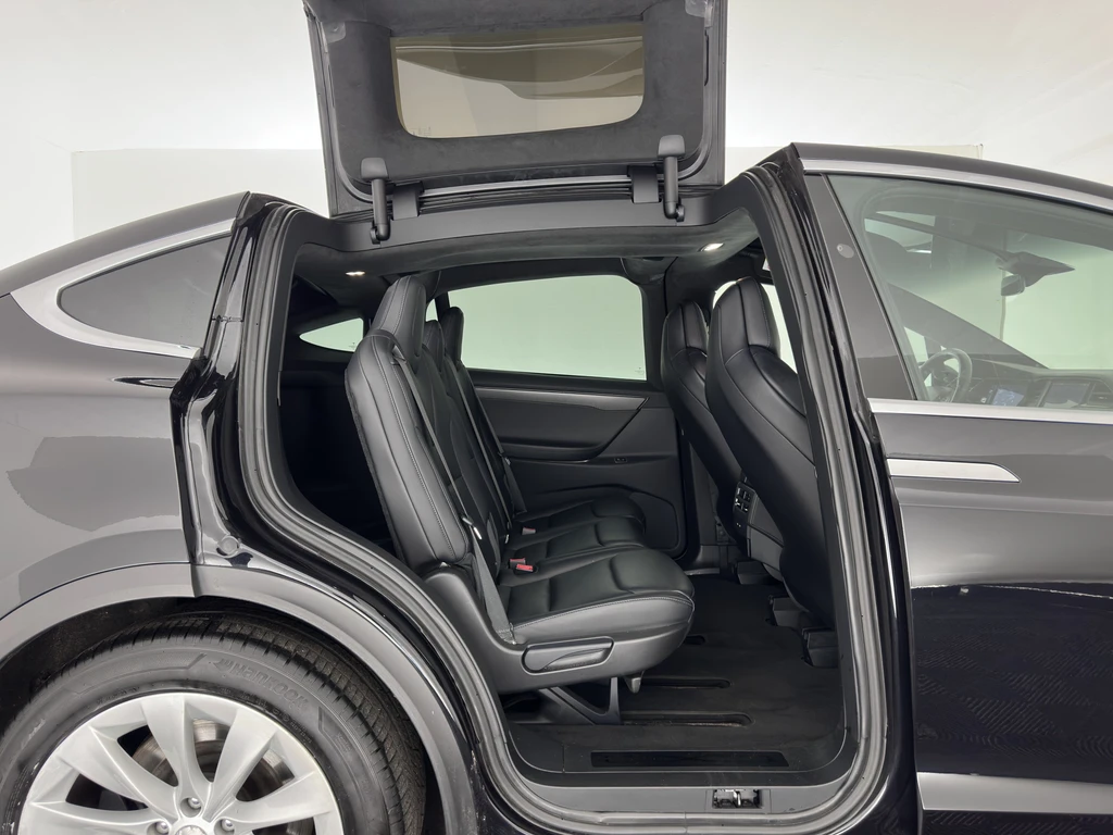 Tesla Model X – foto 17