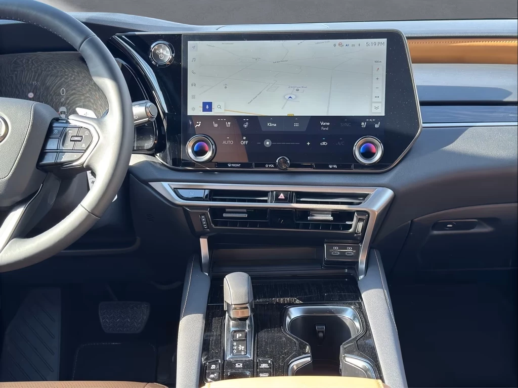 Lexus RX – foto 12