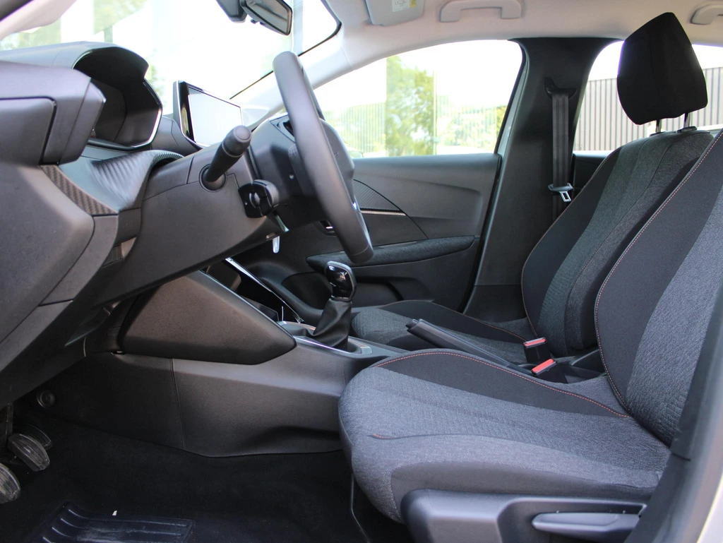 Peugeot 208 – foto 13