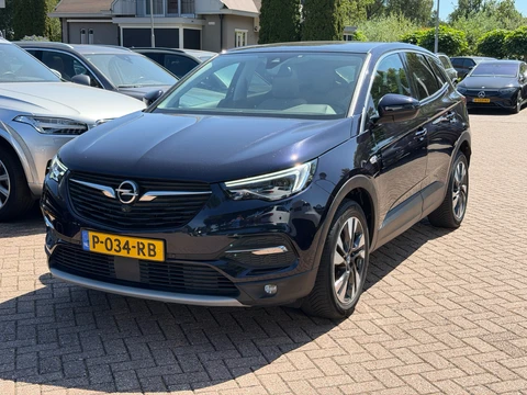 Opel Grandland X 1.2 Turbo Innovation / Trekhaak / Panoramadak / CarPlay / Keyless / 18'' / Stoelverwarming / Dodehoek / DAB / Cruise Control
