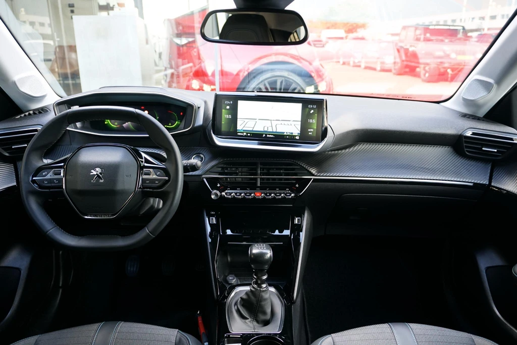 Peugeot 208 – foto 8