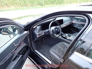 BMW i7 – thumbnail 10