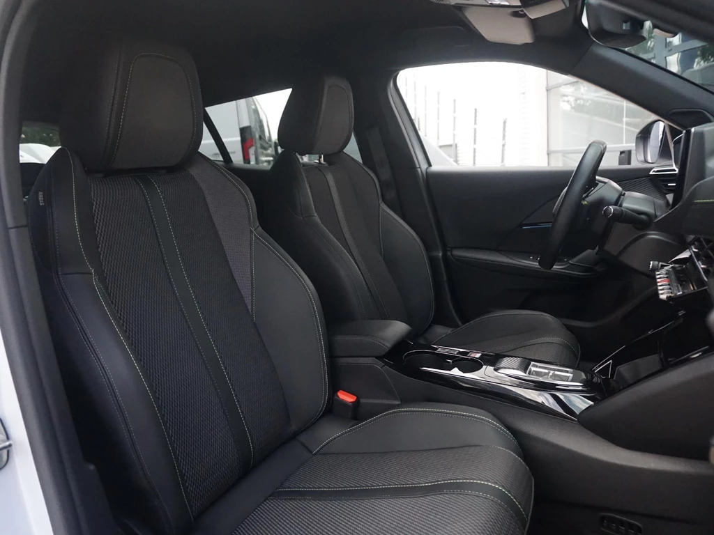 Peugeot e-2008 – foto 31