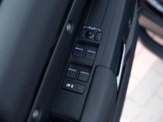 Land Rover Defender – thumbnail 23