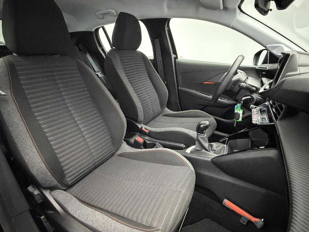 Peugeot 208 – foto 10