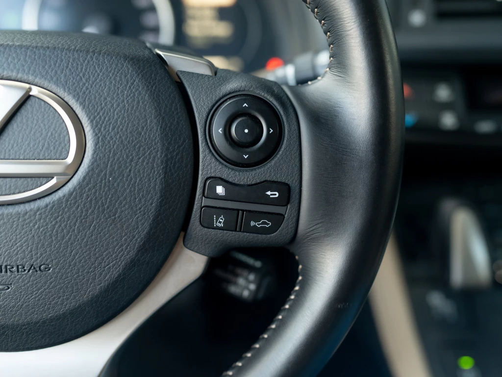 Lexus CT – foto 36