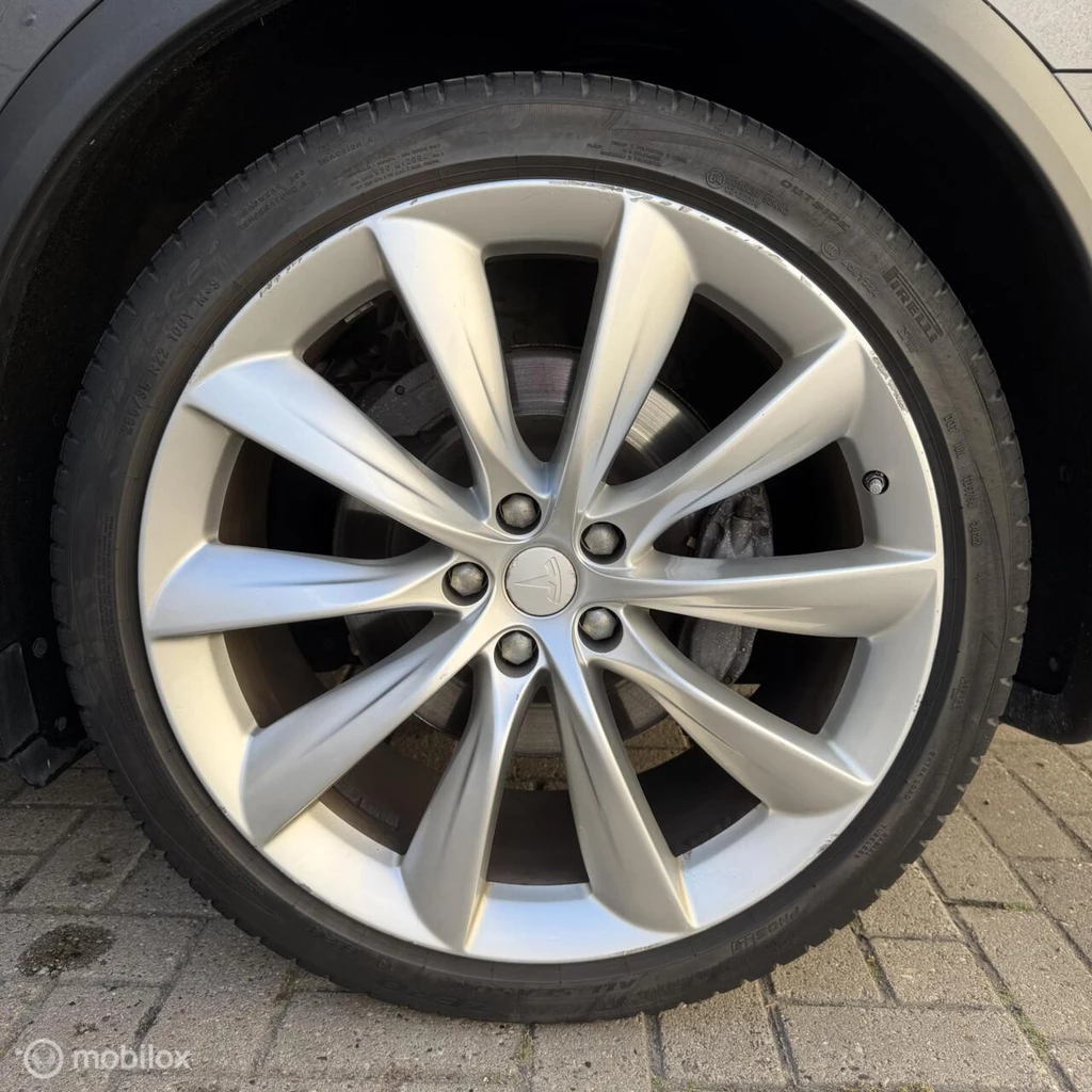 Tesla Model X – foto 22