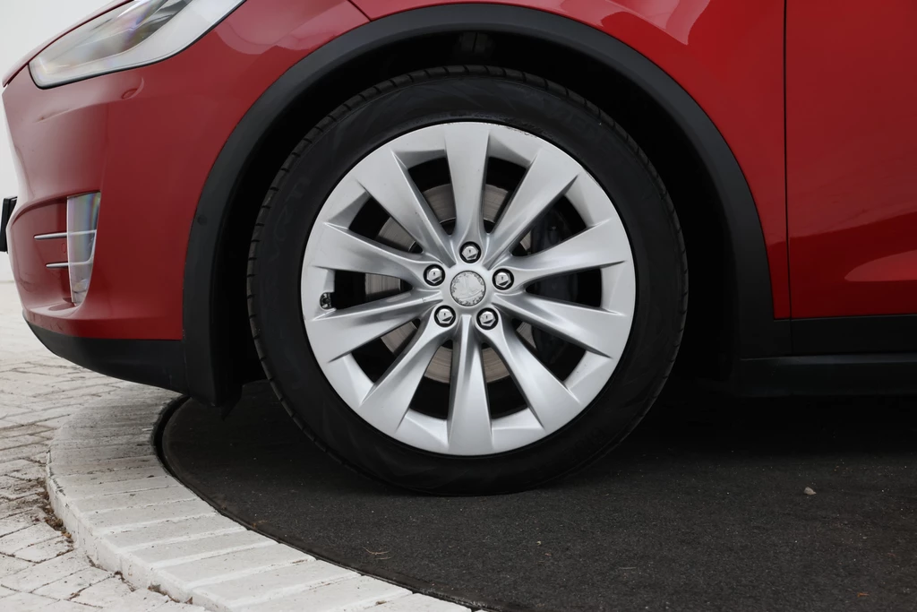 Tesla Model X – foto 9