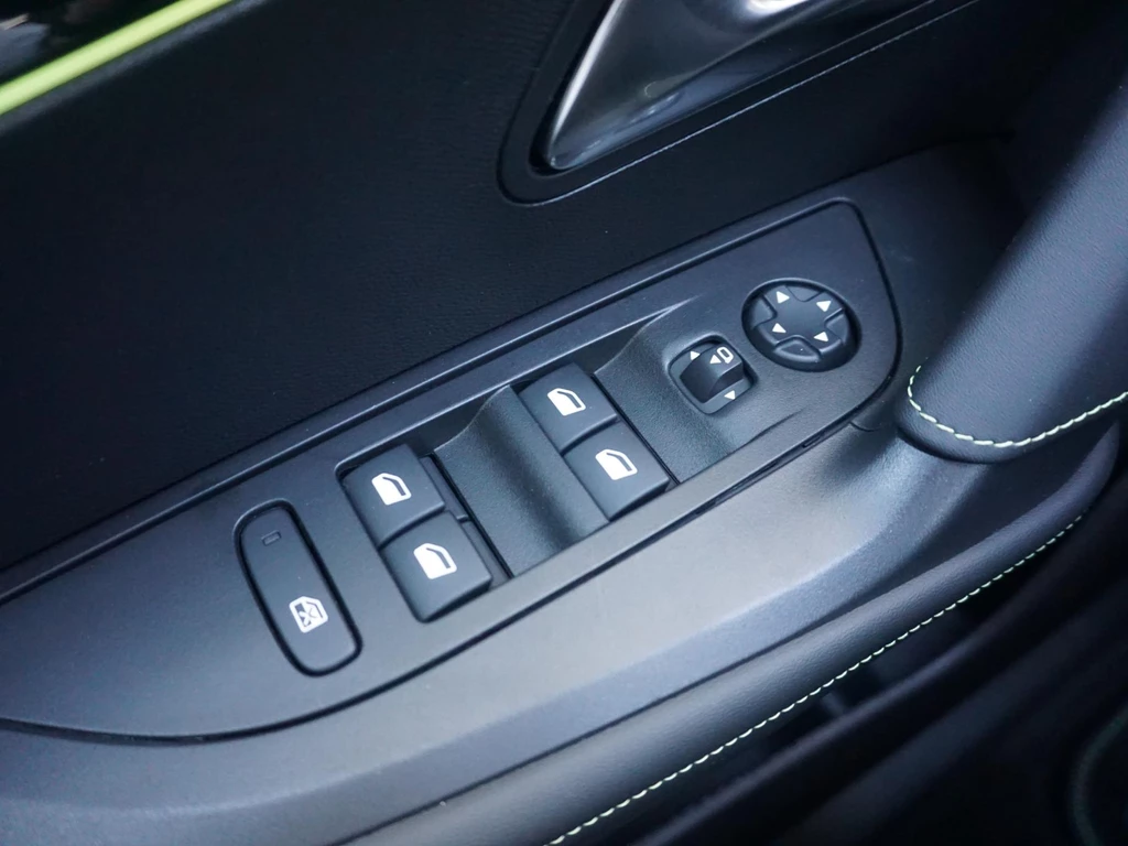 Peugeot e-2008 – foto 16