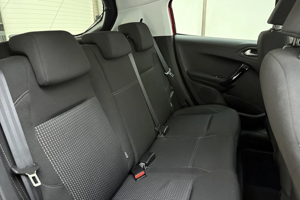 Peugeot 208 – foto 16