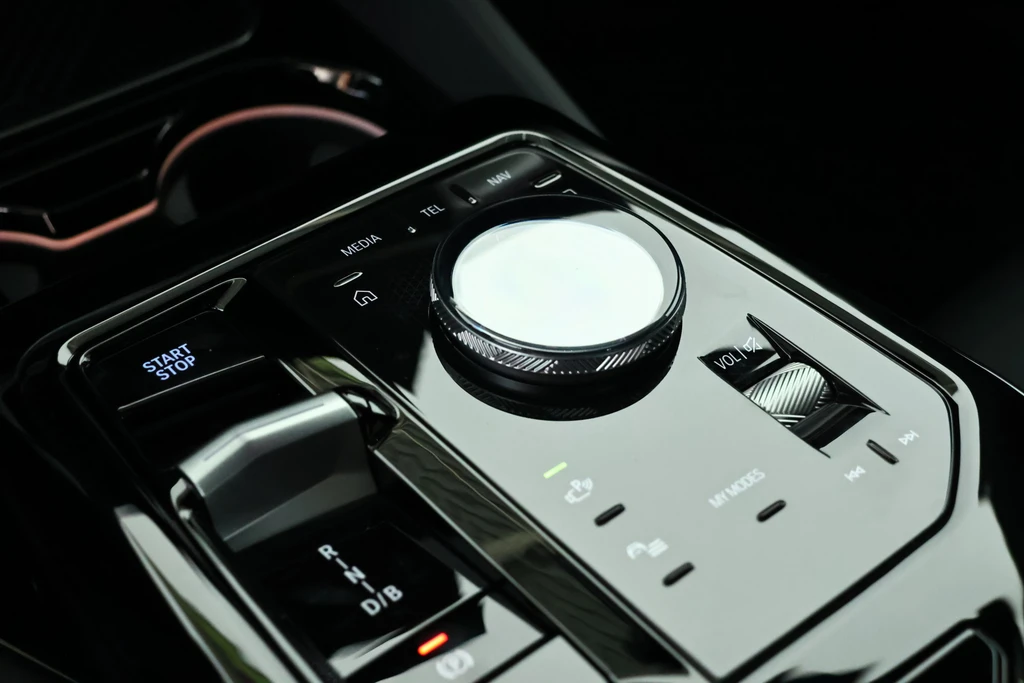 BMW i5 – foto 19