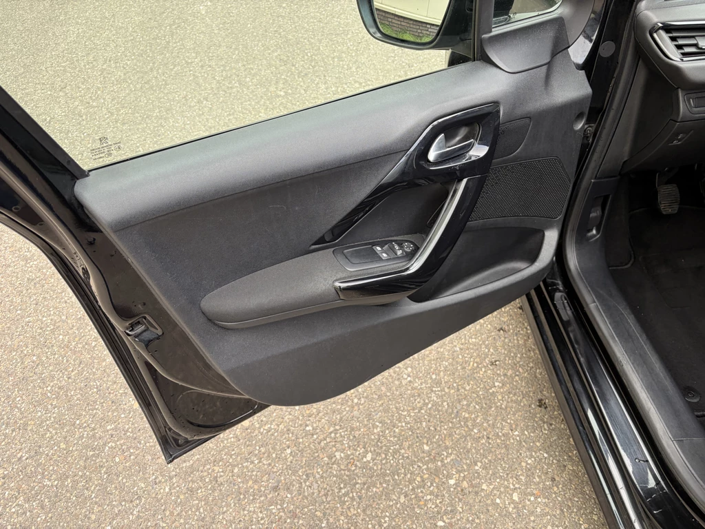 Peugeot 208 – foto 13