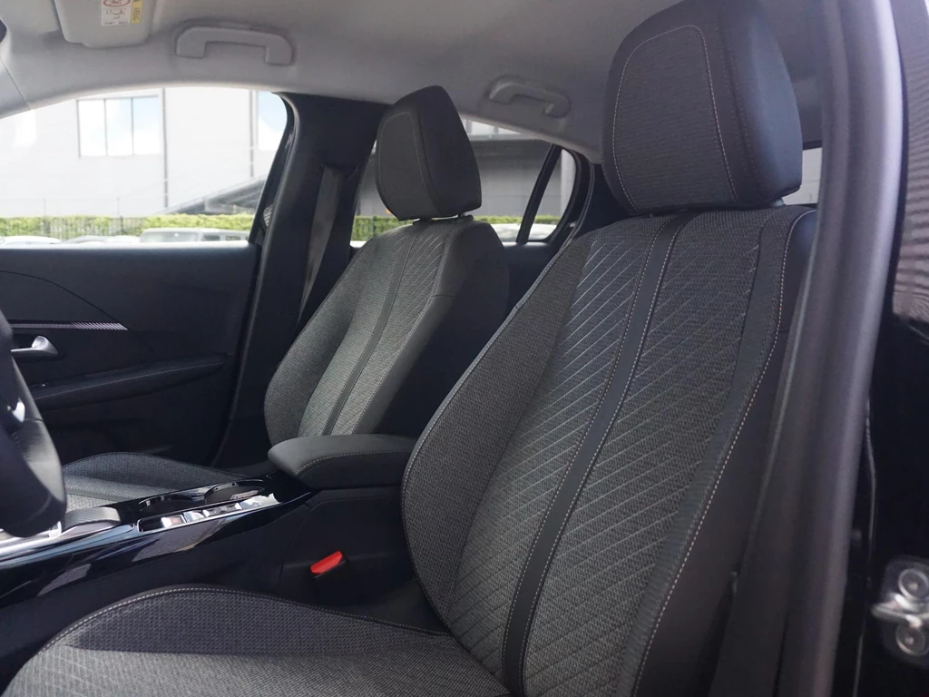 Peugeot 208 – foto 10