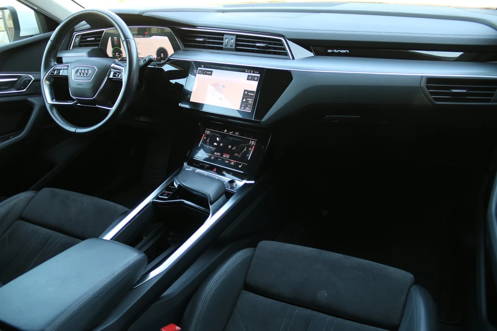 Audi e-tron – foto 12