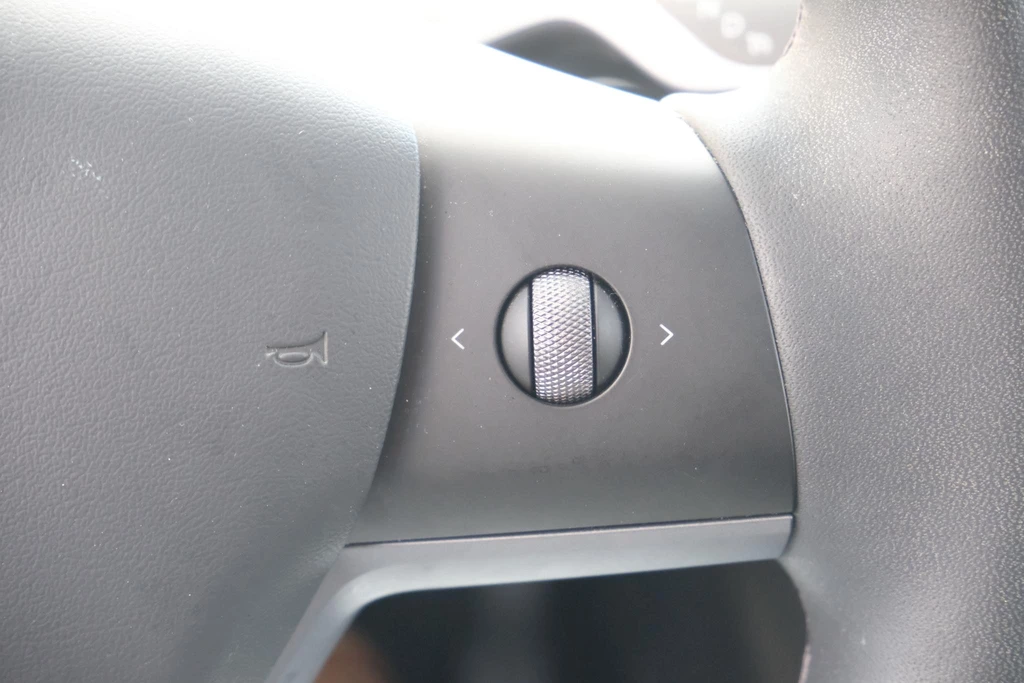 Tesla Model Y – foto 16