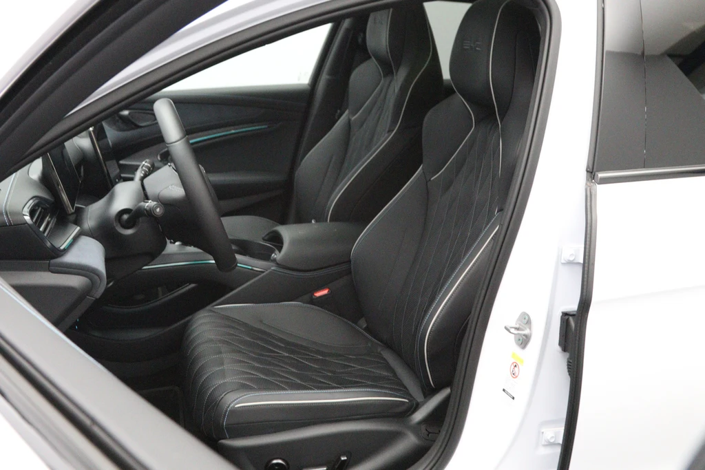 BYD SEAL – foto 11