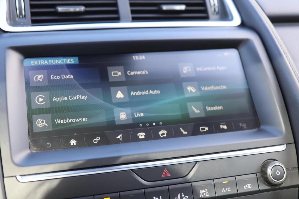 Jaguar E-PACE – foto 21