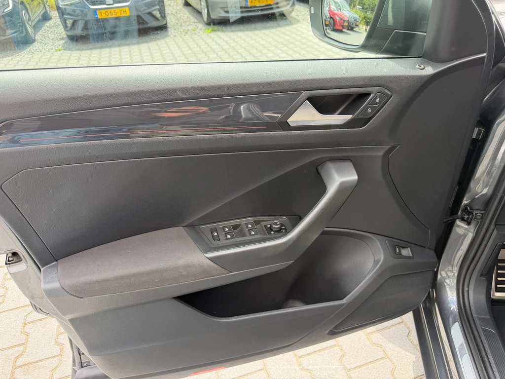 Volkswagen T-Roc – foto 18