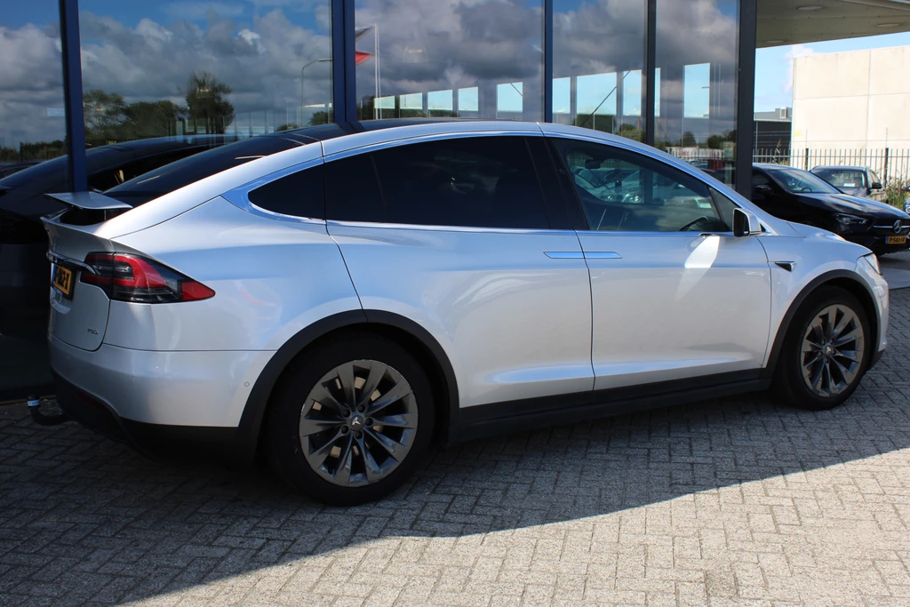 Tesla Model X – foto 6