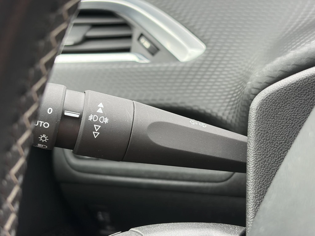 Peugeot 208 – foto 23
