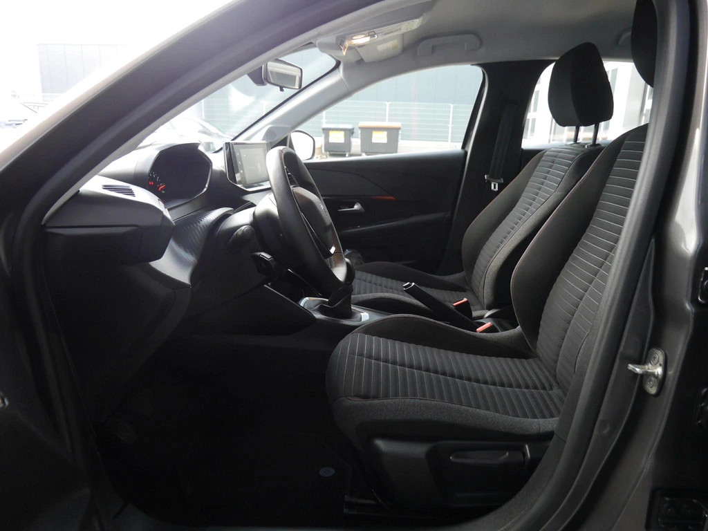 Peugeot 208 – foto 10