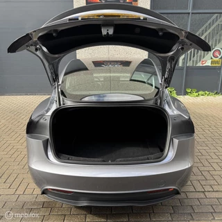 Tesla Model 3 – thumbnail 8
