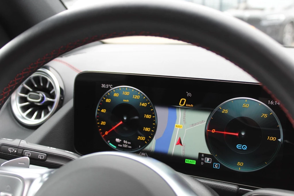 Mercedes-Benz EQA – foto 19