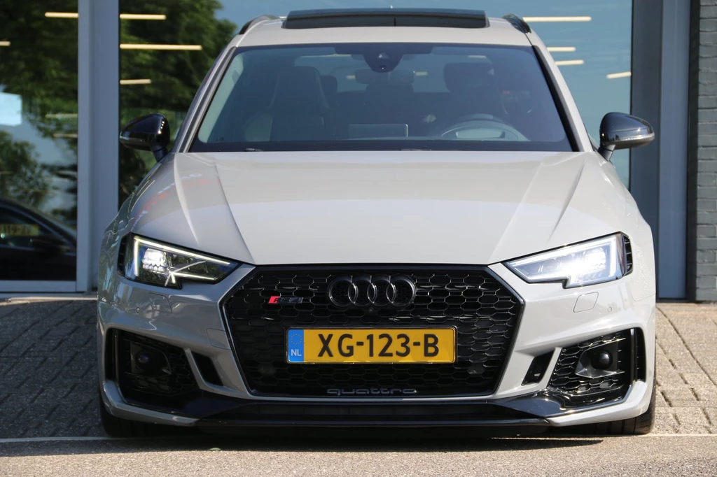 Audi RS4 – foto 4
