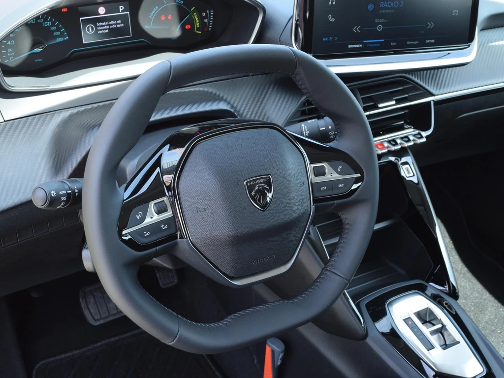Peugeot 208 – foto 6