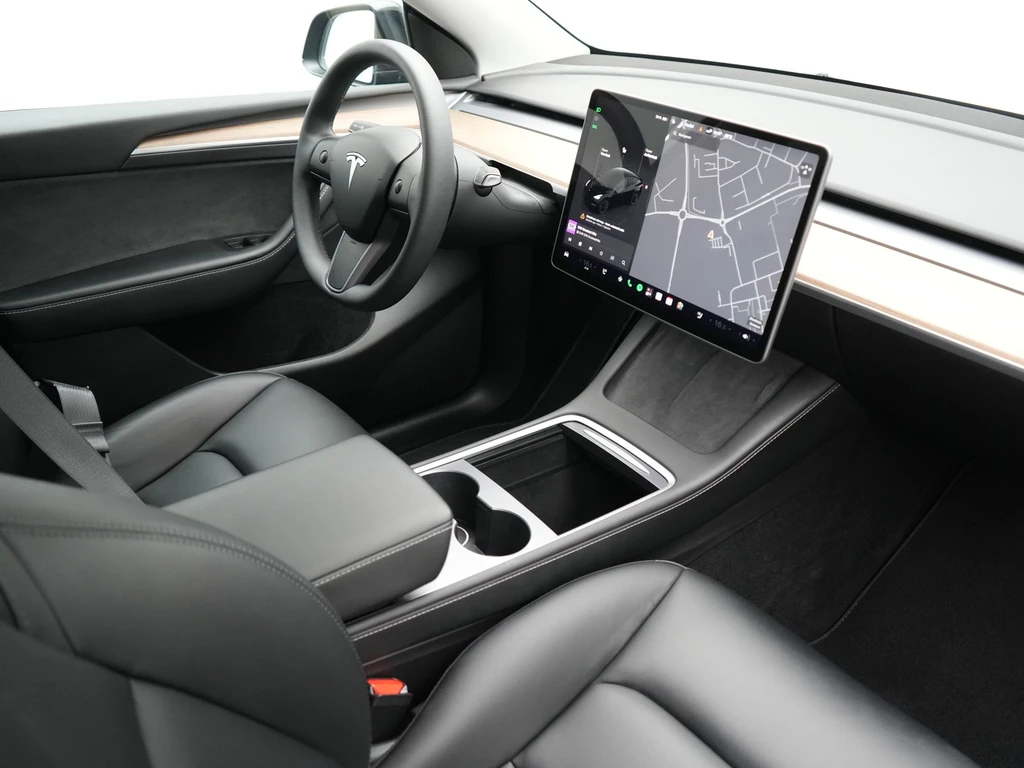 Tesla Model Y – foto 13