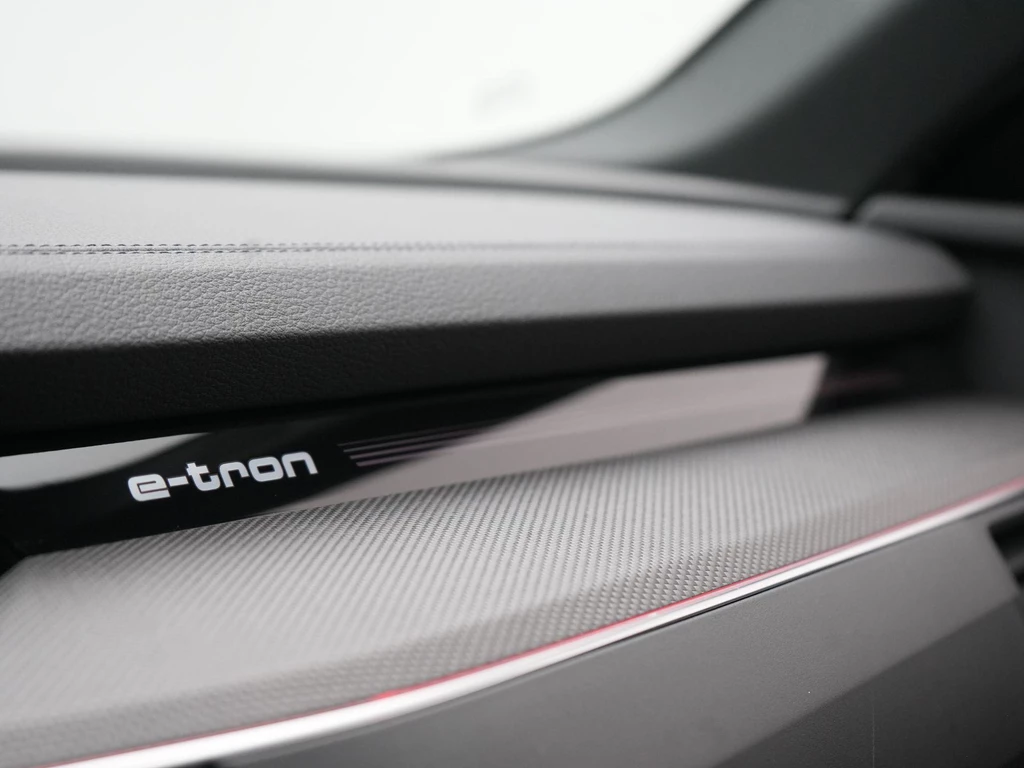 Audi Q8 Sportback e-tron – foto 21