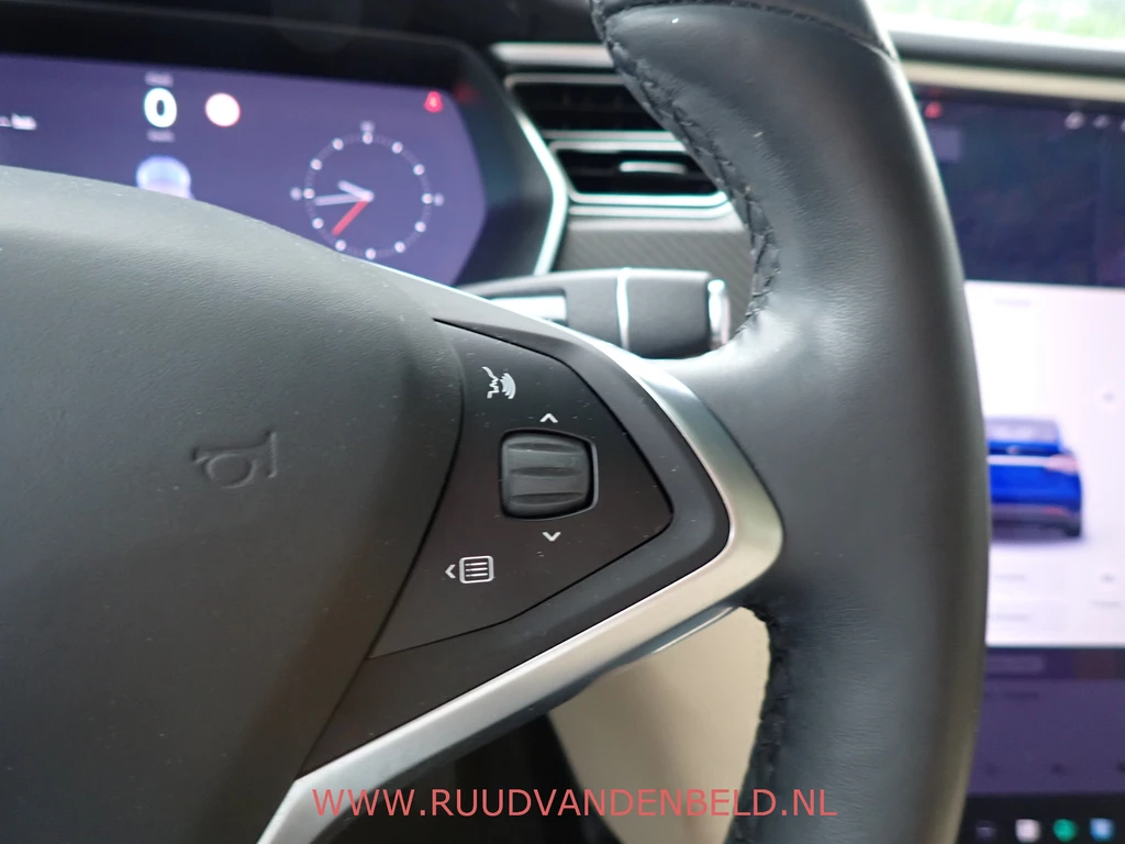 Tesla Model X – foto 29