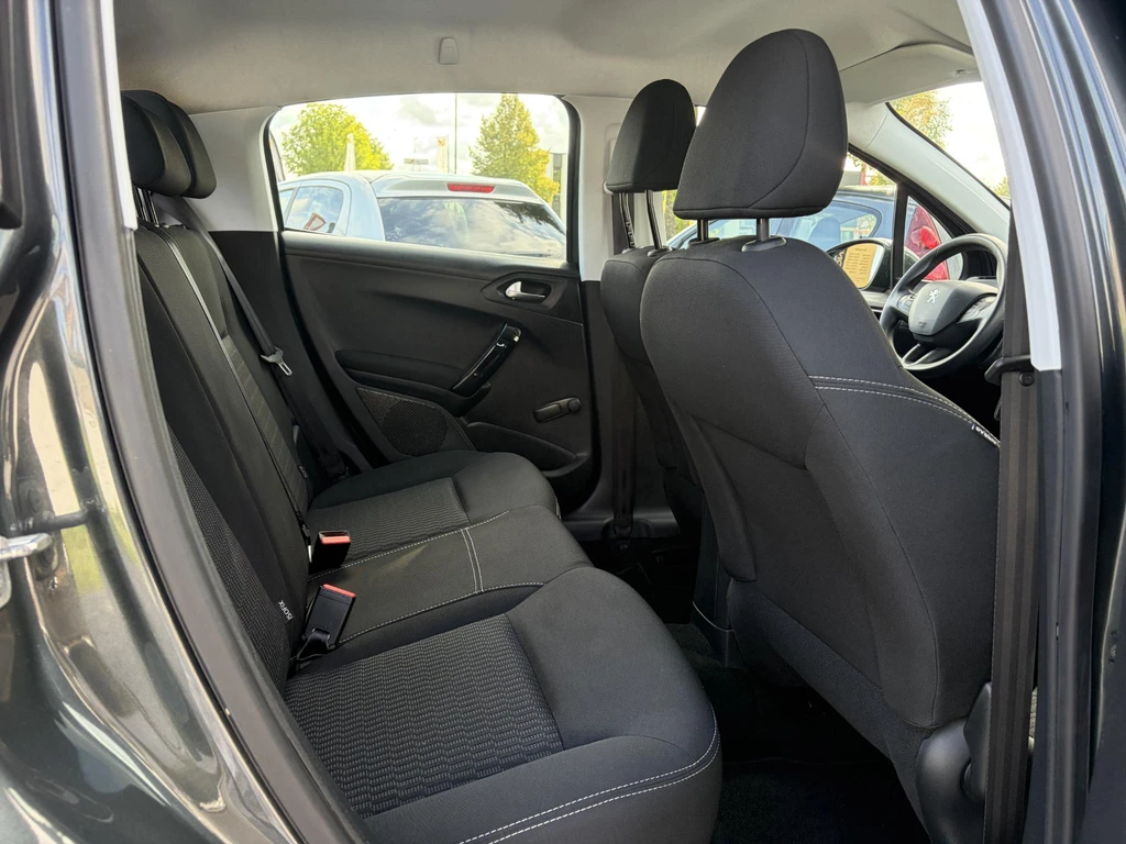 Peugeot 208 – foto 10