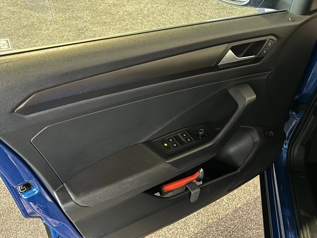 Volkswagen T-Roc – foto 14