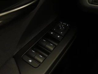 Toyota C-HR – thumbnail 18