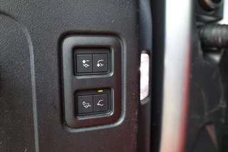 Land Rover Defender – thumbnail 78