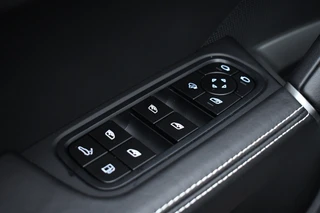Porsche Cayenne – thumbnail 76
