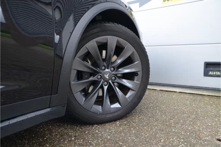 Tesla Model X – thumbnail 11
