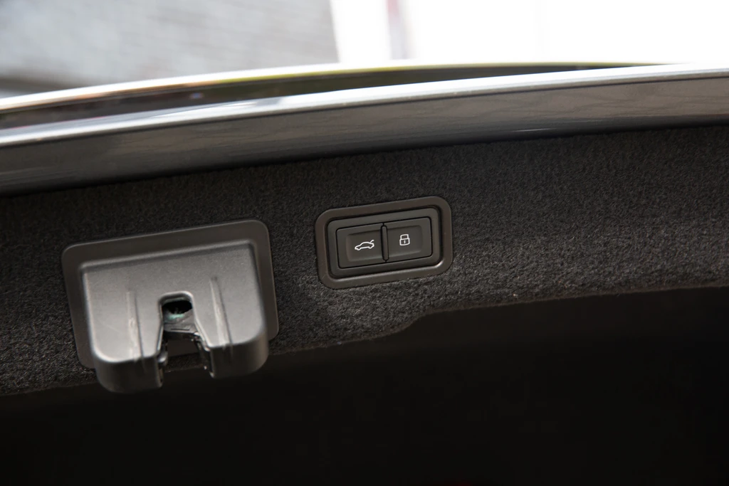 Audi A8 – foto 36