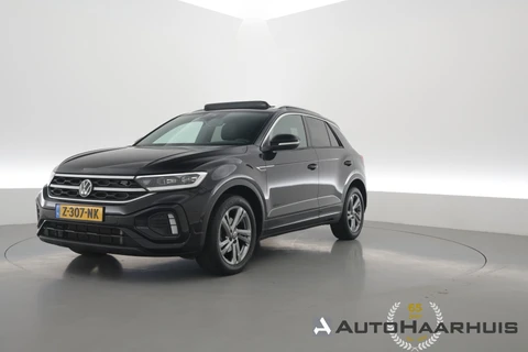 Volkswagen T-Roc 1.5 TSI R-Line | Rijklaar!! | Pano | IQ Lights | Camera | Adapt. Cruise | Trekhaak | Stoelverw. | Apple CarPlay | 17''