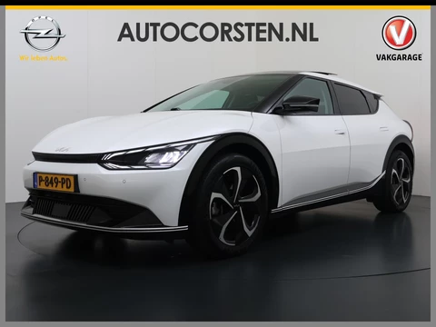 Kia EV6 Plus Advanced 77.4 kWh Leer Schuif-kanteldak Camera Adap.Cruise Warmtepomp V2L Elektr.-Stoel-Massage+Ventilatie+Verwarmd+Memory Apple Carplay Android Auto Navi Ecc Stuur+Stoelverwarming Matrix-LED Meridian-Audio PDC-a+v SOH 100% DAB Elek.Achterklep Lmv 20" Lane Assist Privacy Glas 1.600kg Trekvermogen! 1e Eigenaar Dealeronderhouden Origineel Nederlandse Auto Nieuwprijs €53.860,- snelladen tot 240 KW