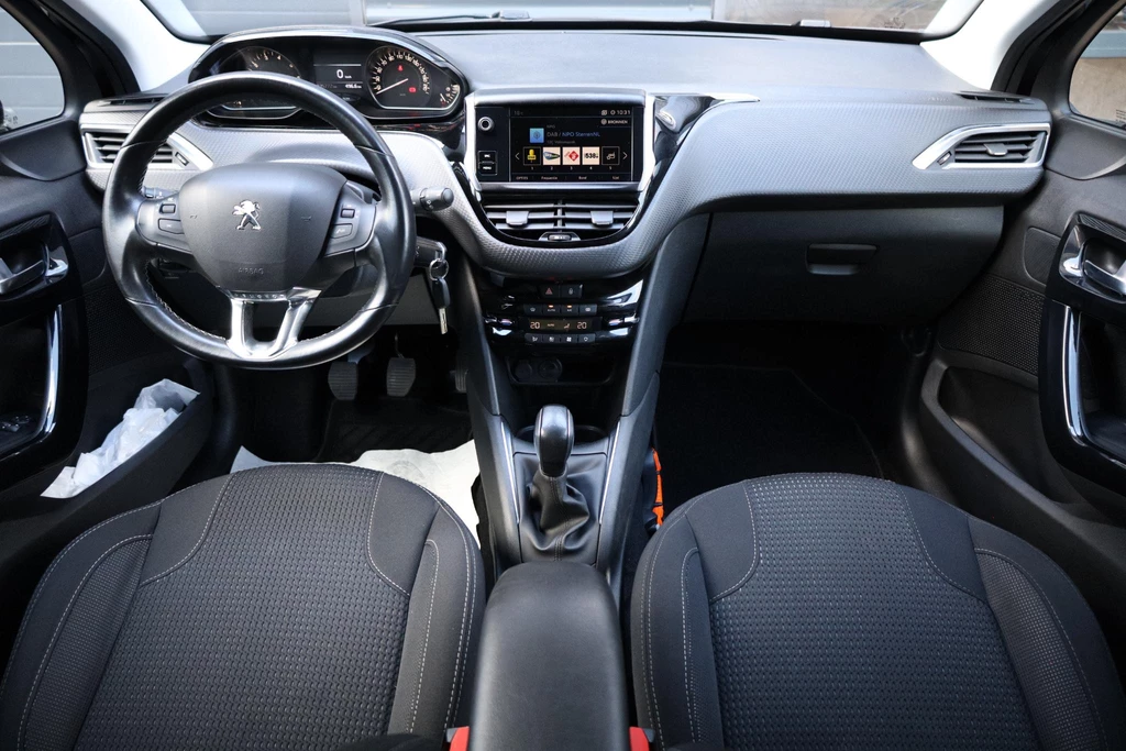 Peugeot 208 – foto 11